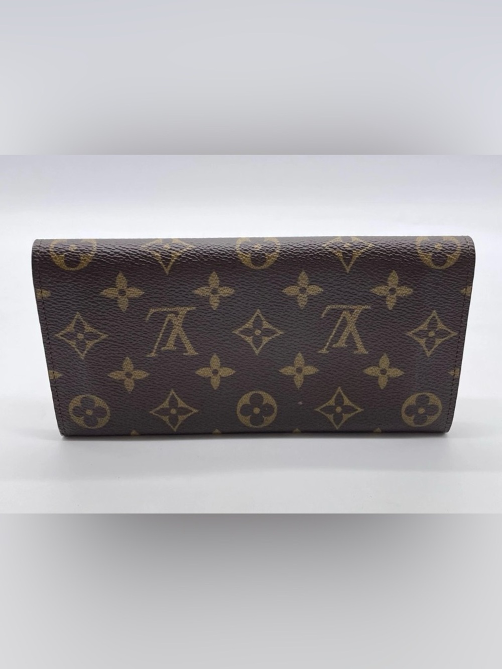 Louis Vuitton Monogram Canvas
Sarah Wallet - Picture 6 of 12